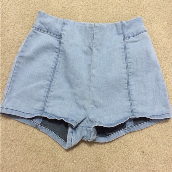 UO DENIM SHORTS