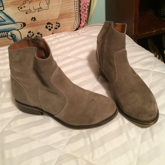 grey/tan suede flappy ankle boots