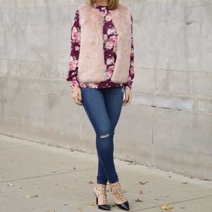 Forever 21: Blush faux fur vest