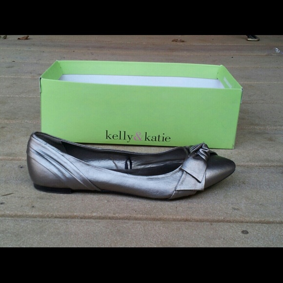 Seychelles Shoes - FLASH SALE!!! NWT Seychelles Flats w/ Knotted Bow Seychelles Shoes - FLASH SALE!!! NWT Seychelles Flats w/ Knotted Bow