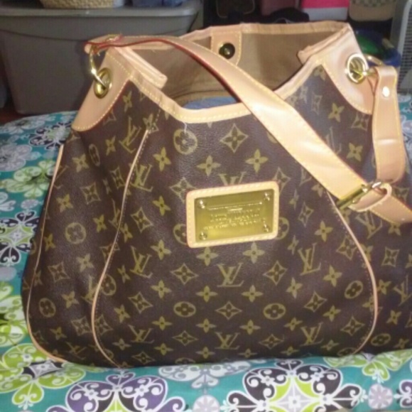 Large hobo style bag BUNDLING trade mchanner