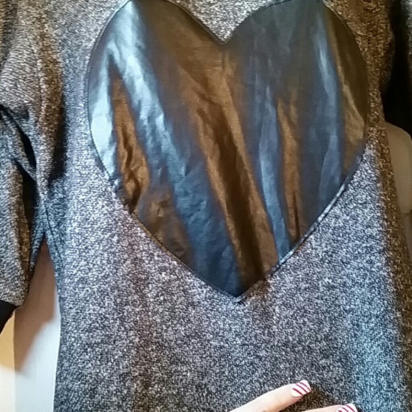 Sweater - Picture 2 of 4