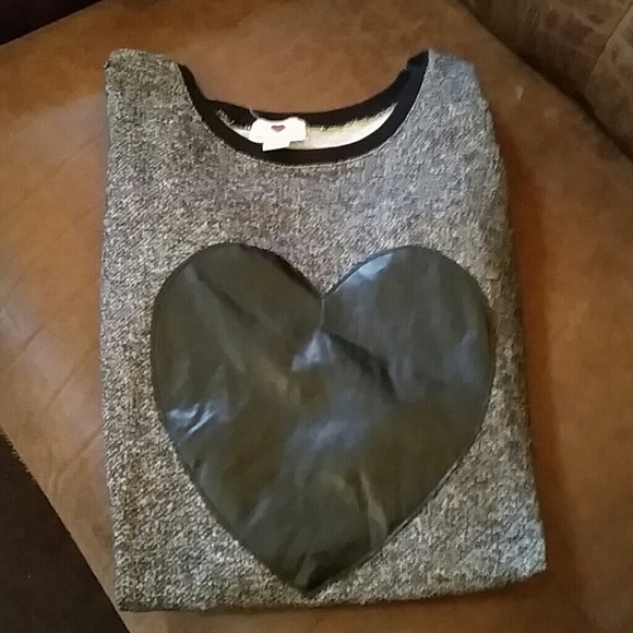 Sweater - Picture 4 of 4