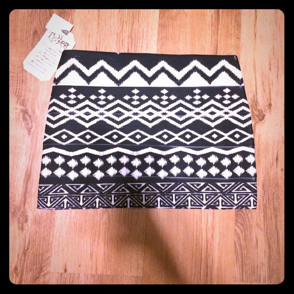 Xl bodycon Aztec skirt