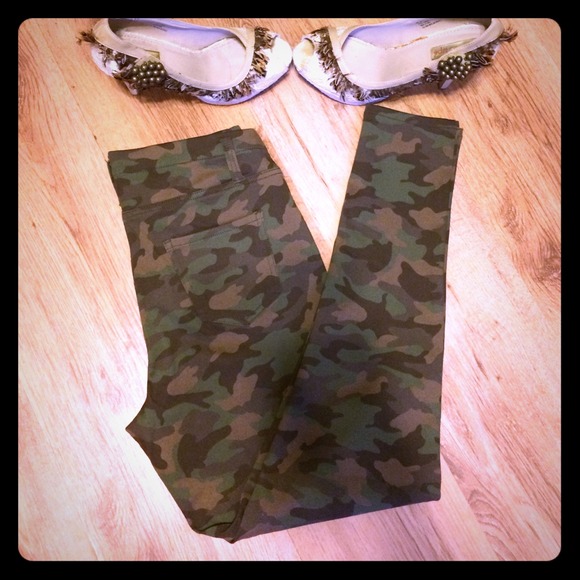 Large Camo jeggings