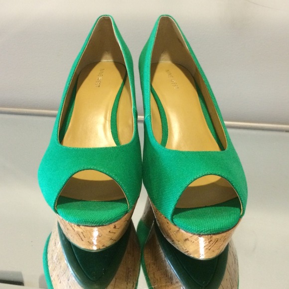 ***SOLD**** Brand New Nine West - Picture 2 of 4