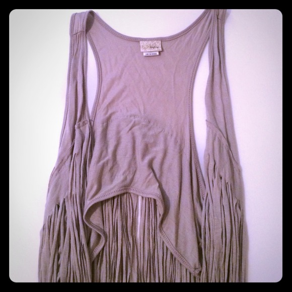 Cute vest... Beige color!!!