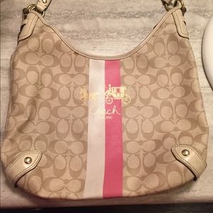 ❌❌SOLD❌❌ Authentic signature COACH handbag.