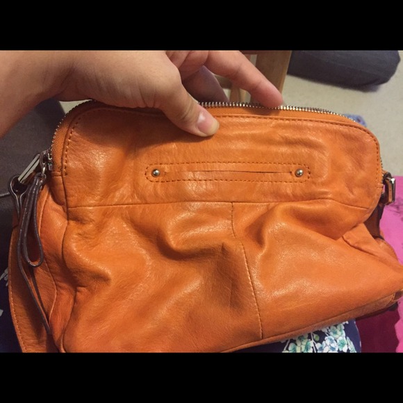 Makowsky Ocre colored purse - Picture 2 of 4