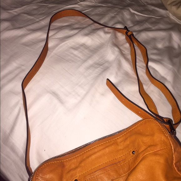 Makowsky Ocre colored purse - Picture 3 of 4