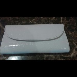 White clutch