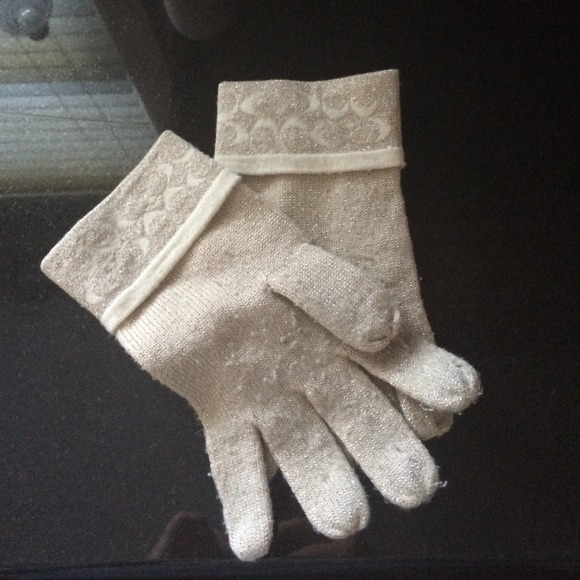 Coach gold gloves