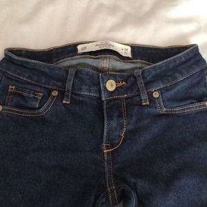 🎉!! Dark Abercrombie and Fitch skinny jeans