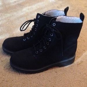 H&m black boots
