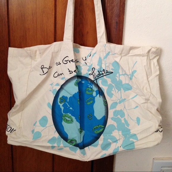 Large market tote or free w shoe or purse purchase