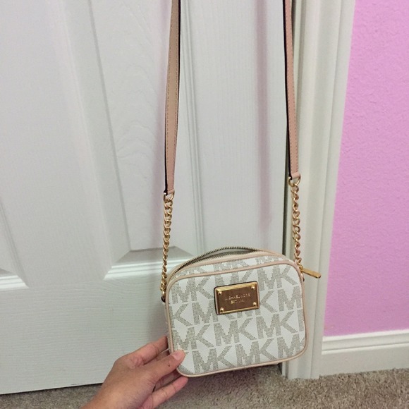 New AUTHENTIC MK with tag in the bag