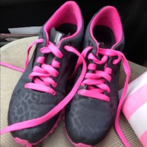 Reebox leopard shoes