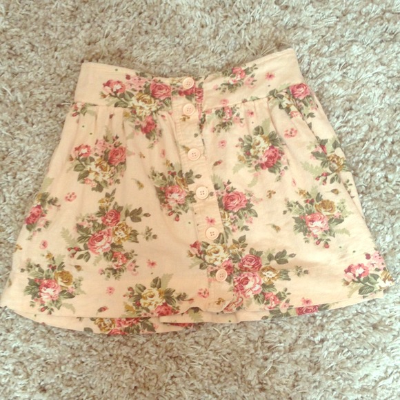Forever21 Floral Skirt 💐🌸🌷
