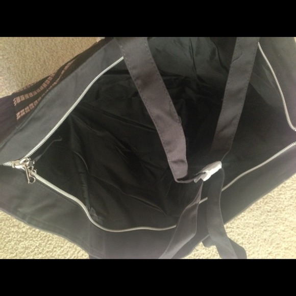 💖Cute Victoria's Secret Tote💖 - Picture 3 of 4