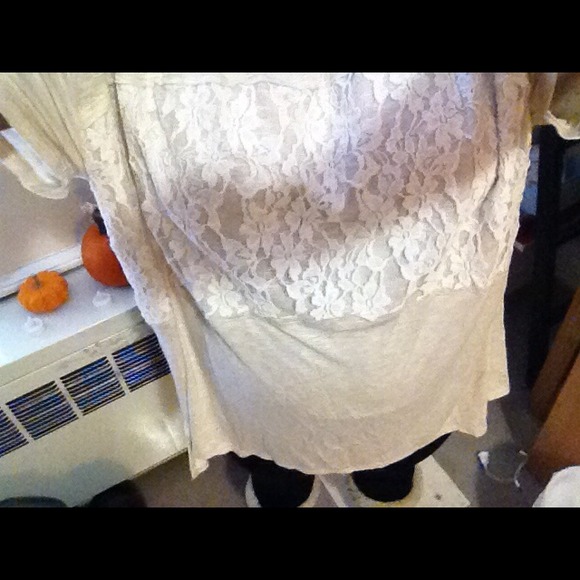 🔒Hi/Lo Dolman Lace inset Back Cutout Top - Picture 2 of 2