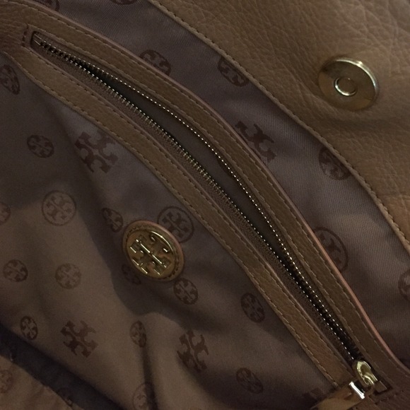 SOLD!!!!!!!!!!!!!🌟TORY BURCH THEA ROUND TOTE!🌟 - Picture 2 of 2