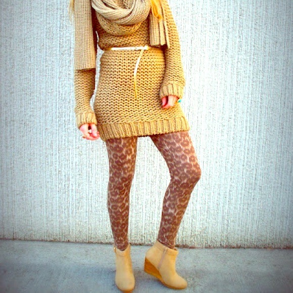 BRAND NEW- H&M Beige Wedge Boots- Sz 7