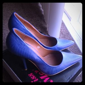 Miss Me Pumps