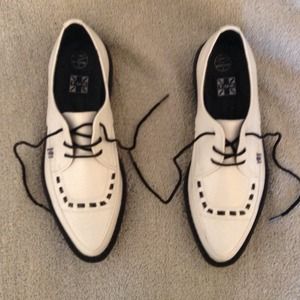 I luvvved these shoes but my husband haaated them.