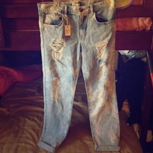 Light denim wash boyfriend jeans