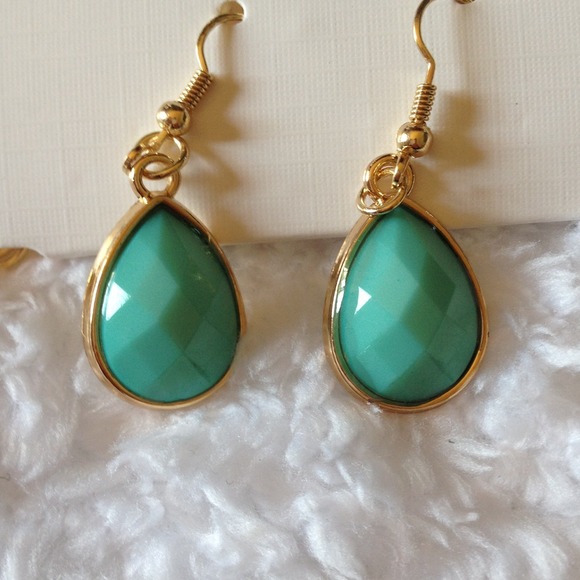 Mint & Gold Statement Necklace w Earrings NWT - Picture 3 of 4