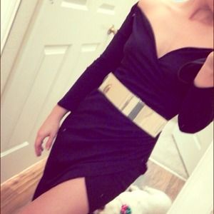 🎄NEW LISTING🎄 Black off the shoulder dress