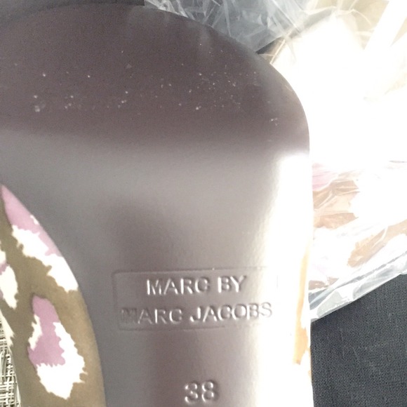 Marc Jacobs Leopard Pumps - Picture 4 of 4
