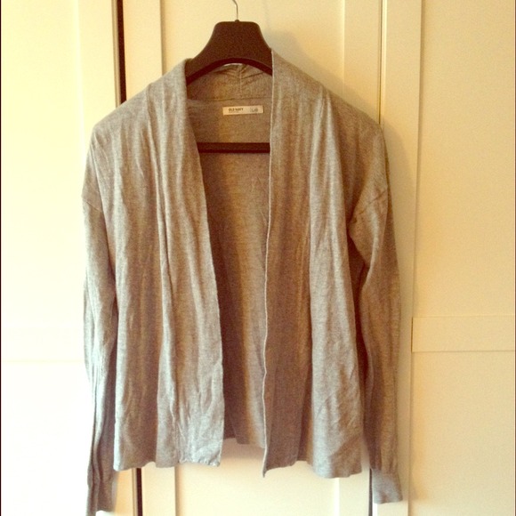 Grey open cardigan.