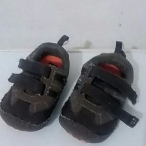 Brown children shoes size 3