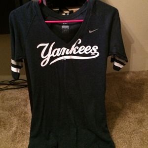 New York Yankees shirt