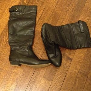 Steve Madden black leather boots size 6