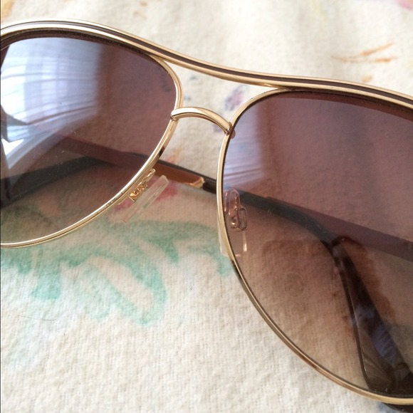 Steve Madden aviator sunglasses