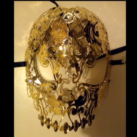 Gold metal mask - Picture 2 of 4