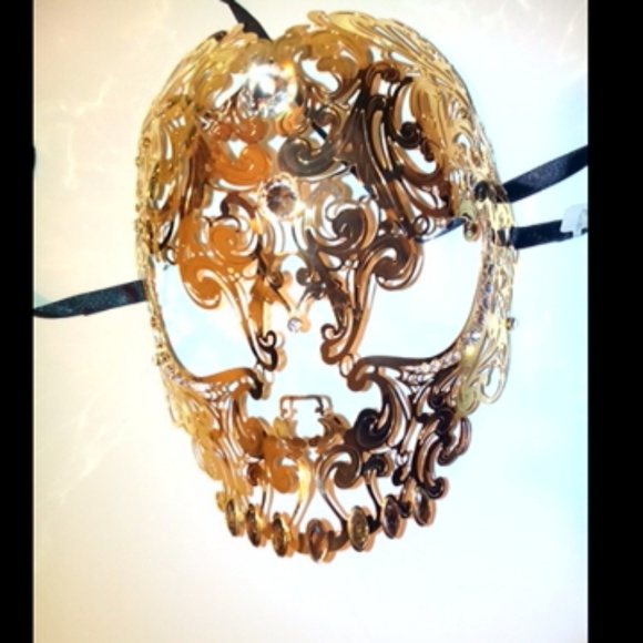 Gold metal mask - Picture 3 of 4