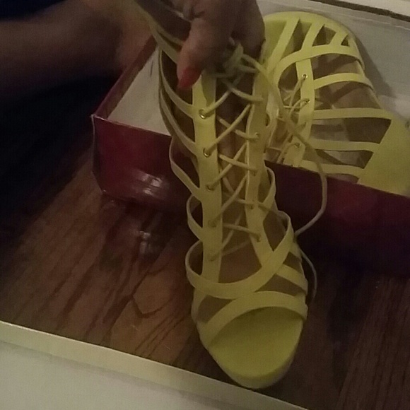 Brand new heels - Picture 2 of 3