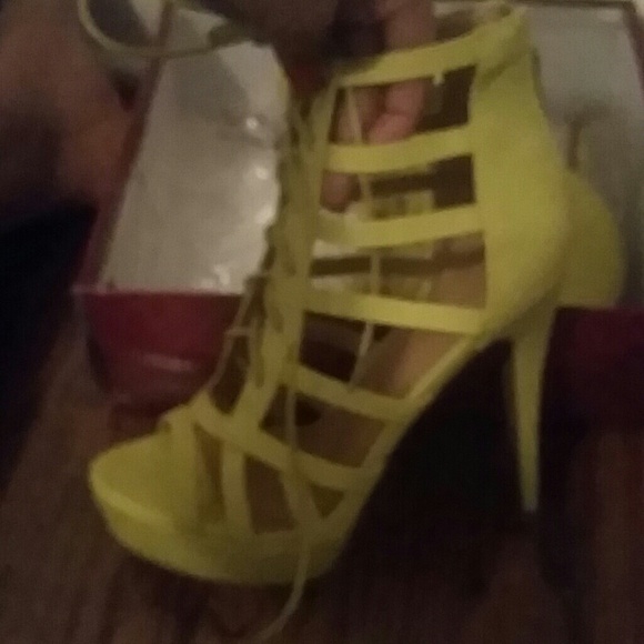 Brand new heels - Picture 3 of 3