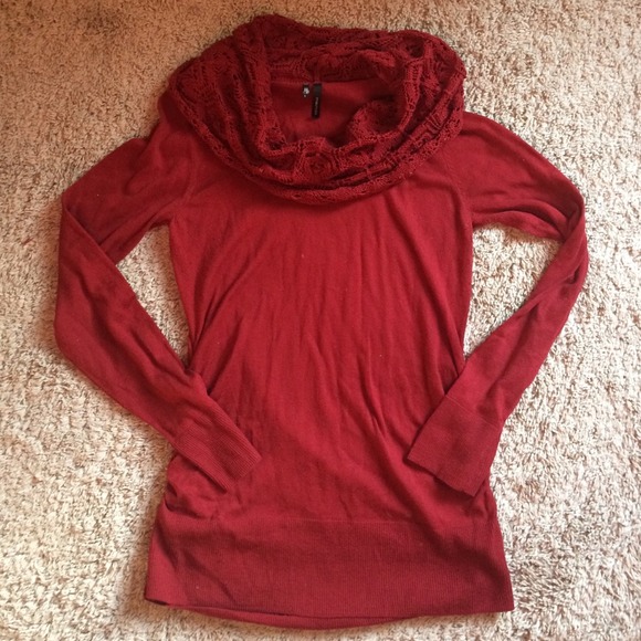 Maurice's maroon sweater size L.