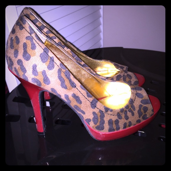 Candie's Shoes - Candies size 6 heels