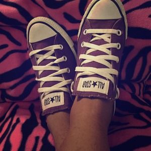 Purpe converse