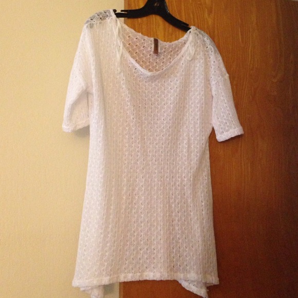 ❤️sold ️bundle White knotted top