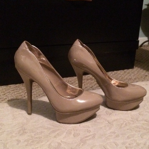 Jennifer lopez pumps