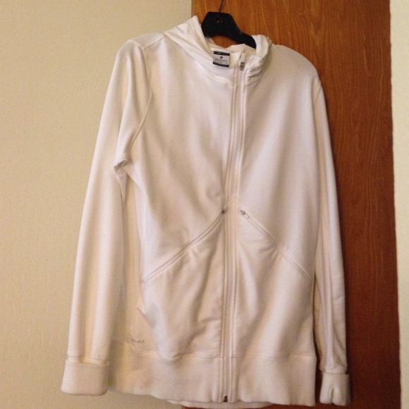 ❤️sold ️bundle Nike white dry fit jacket