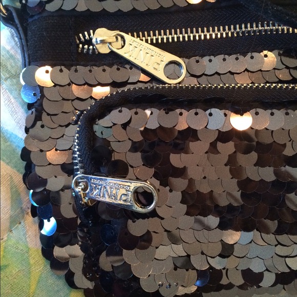 Victoria's Secret pink crossbody bag - Picture 3 of 4