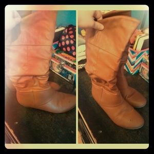 Tan/Light Brown Boots ??