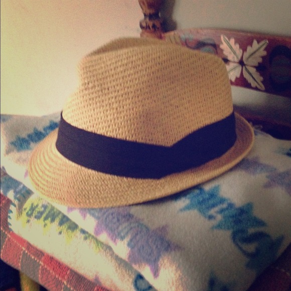 Charlotte Russe Accessories - 🎀Host Pick🎀 Fedora